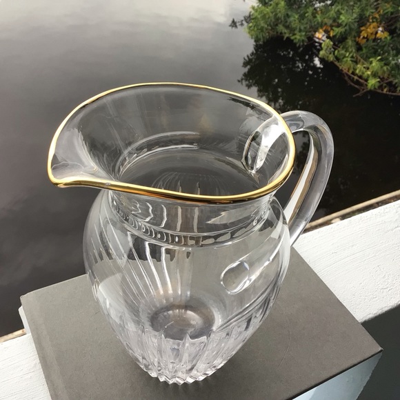 Waterford Crystal Marquis Hanover Cut, Clear Pitcher with Gold Trim - Picture 11 of 15